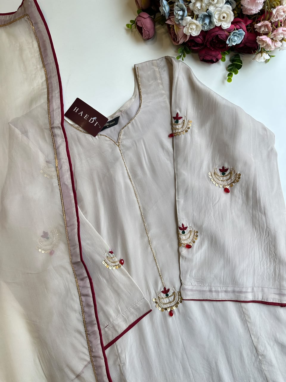 21176 Beautiful designer suit