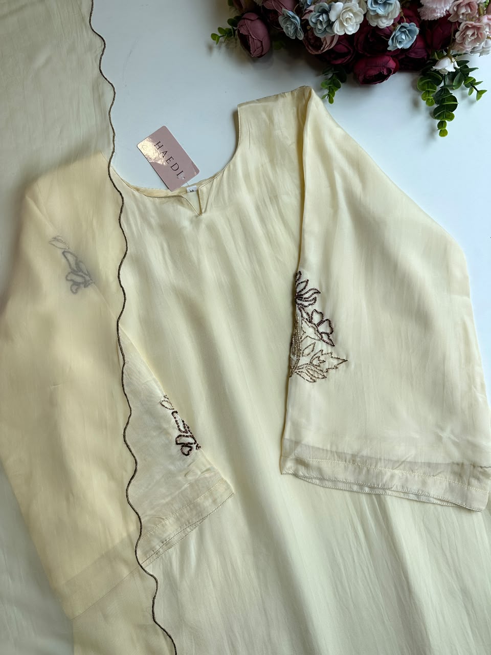 21173 Beautiful designer suit