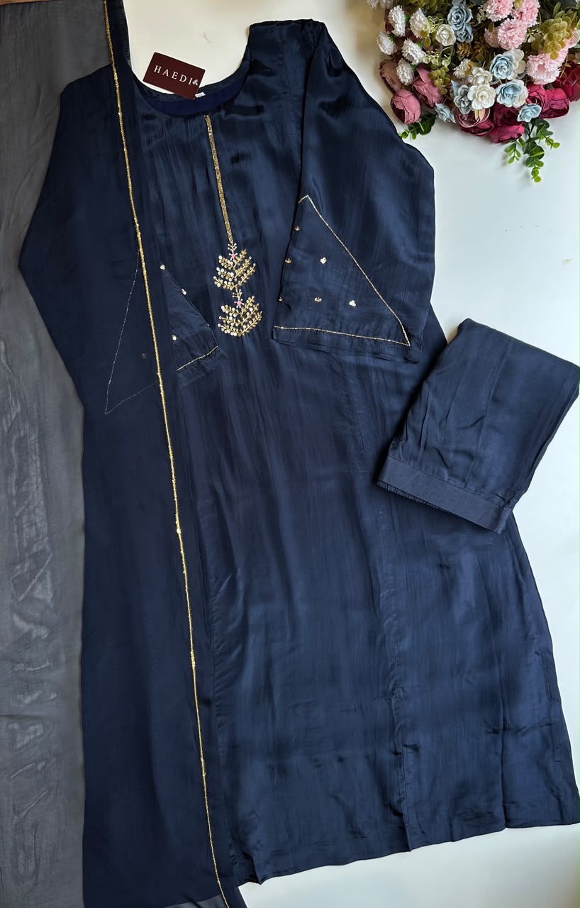 21177 Beautiful designer suit