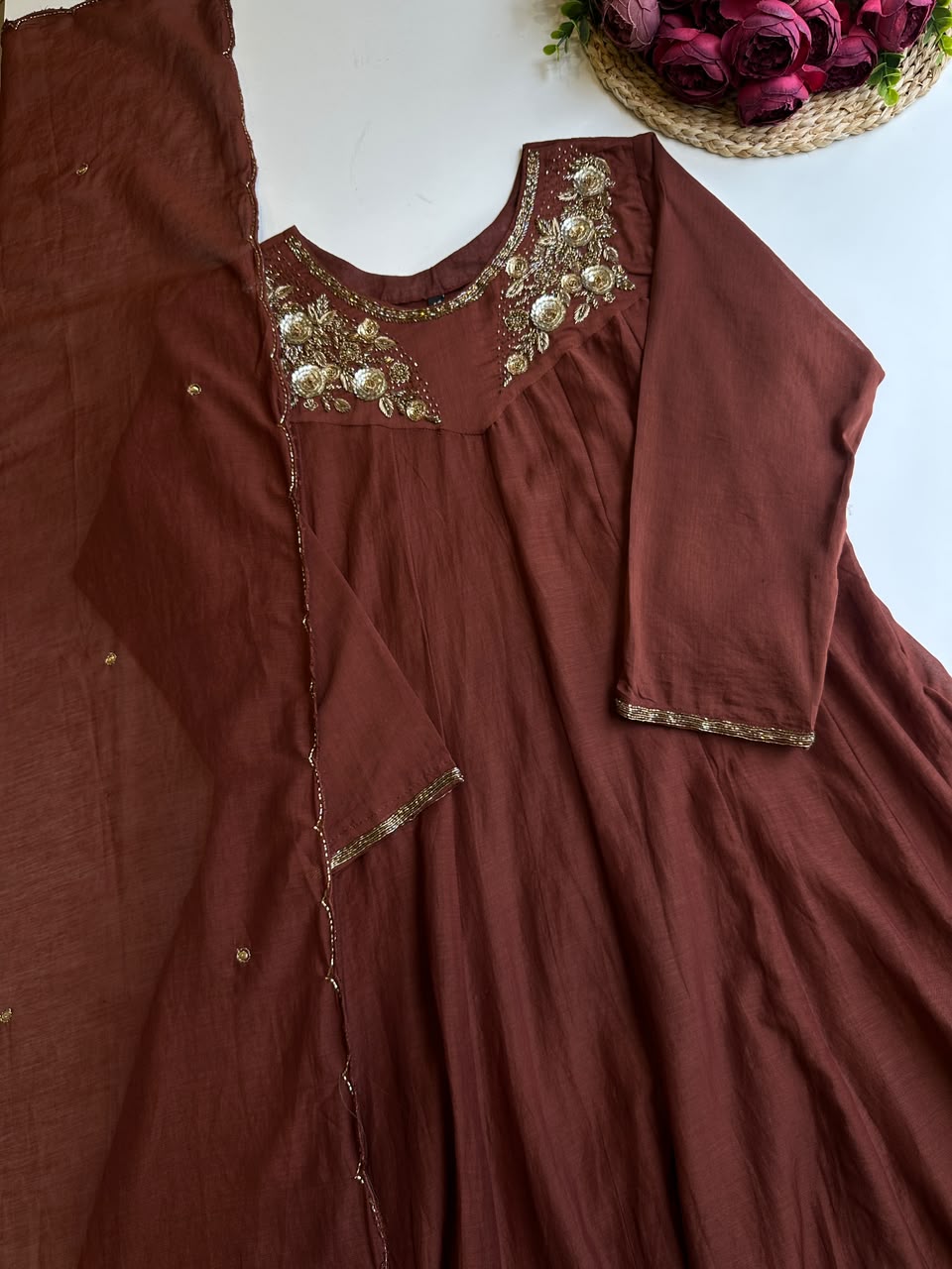 21193 Beautiful partywear suit