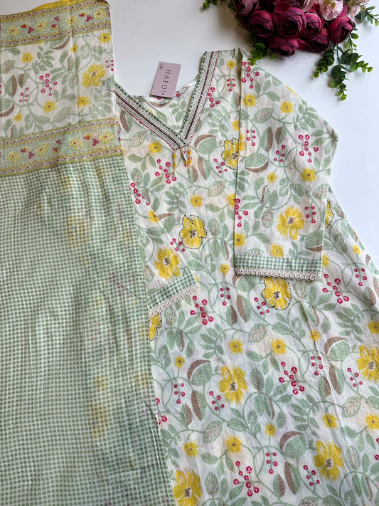 20988 Beautiful cotton suit