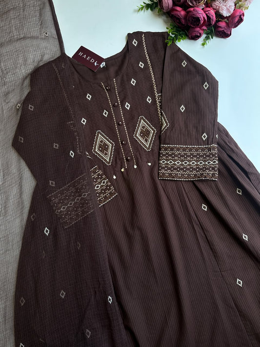 21217 Beautiul embroidered anarkali