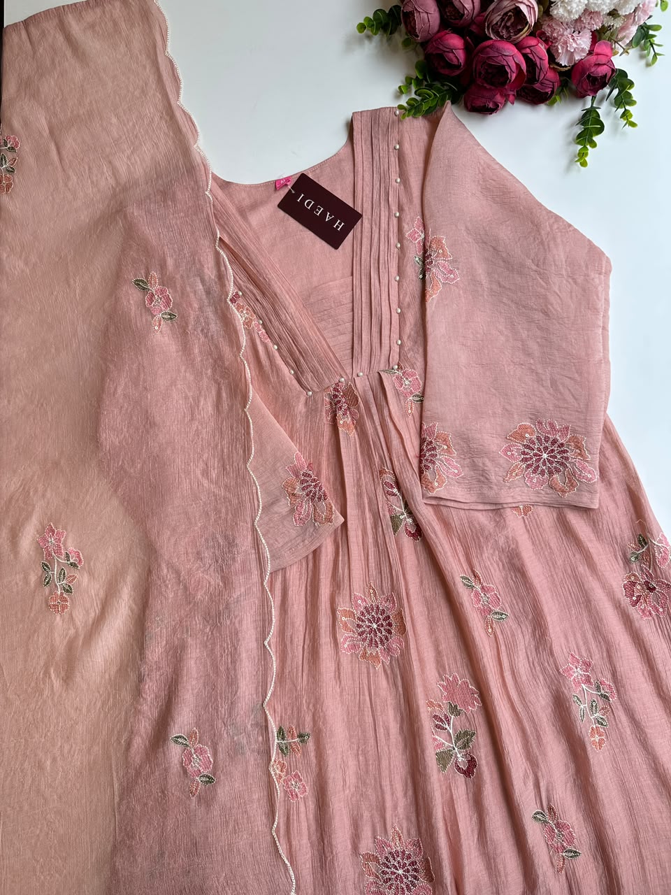 21238 Beautiful embroidered suit