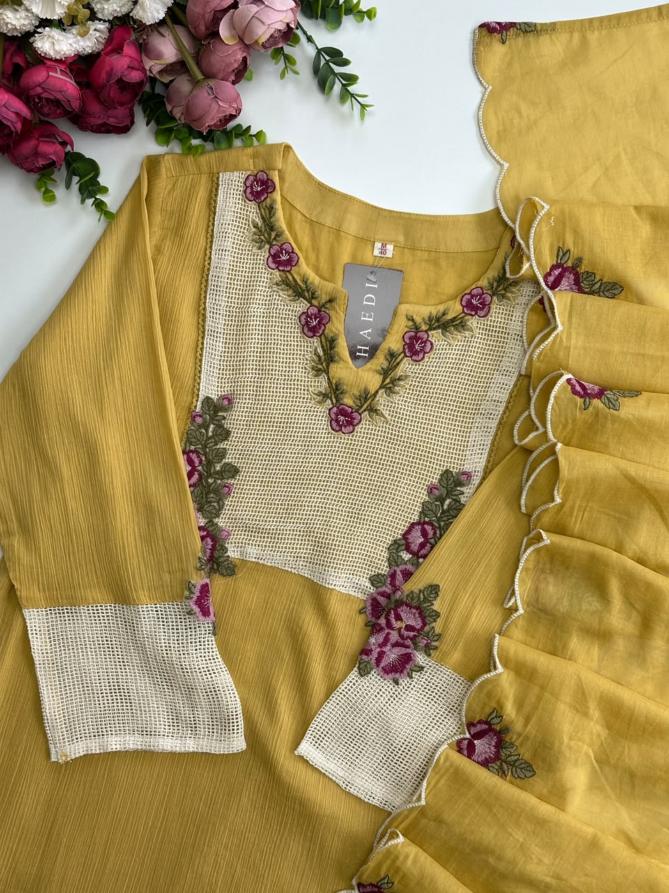 21236 Beautiful embroidered suit