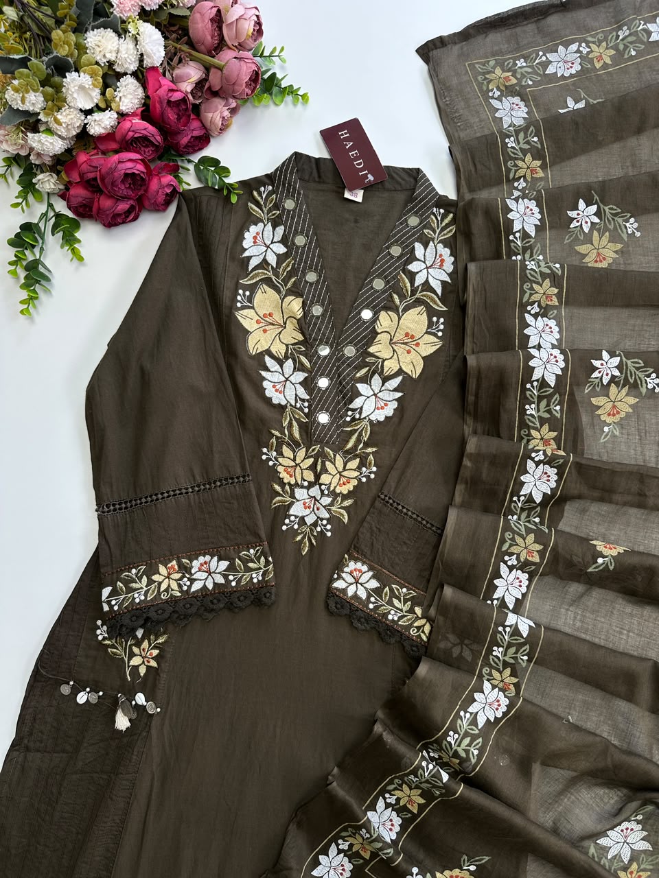 21213 Beautiful embroidered suit