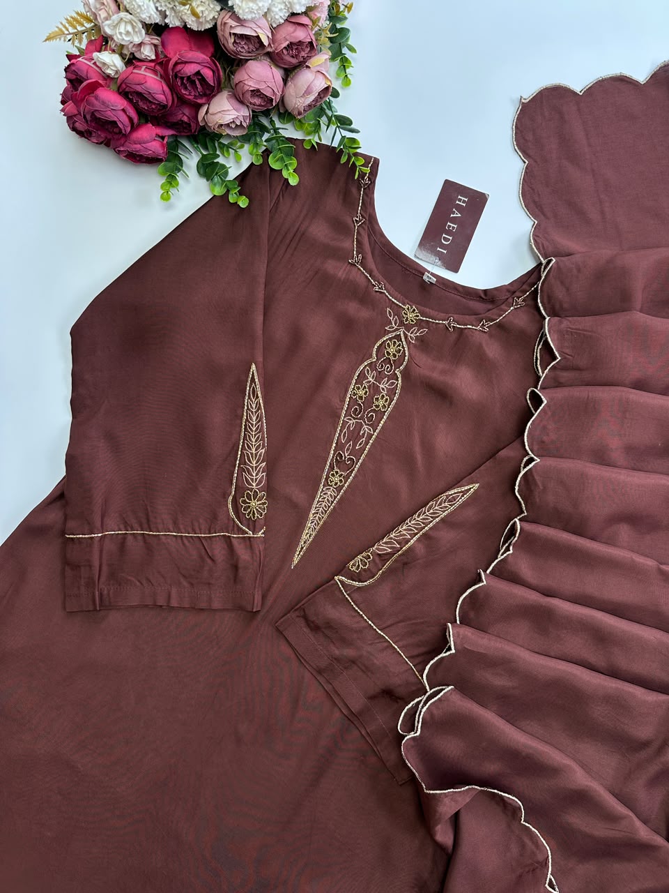 21251 Beautiful designer suit