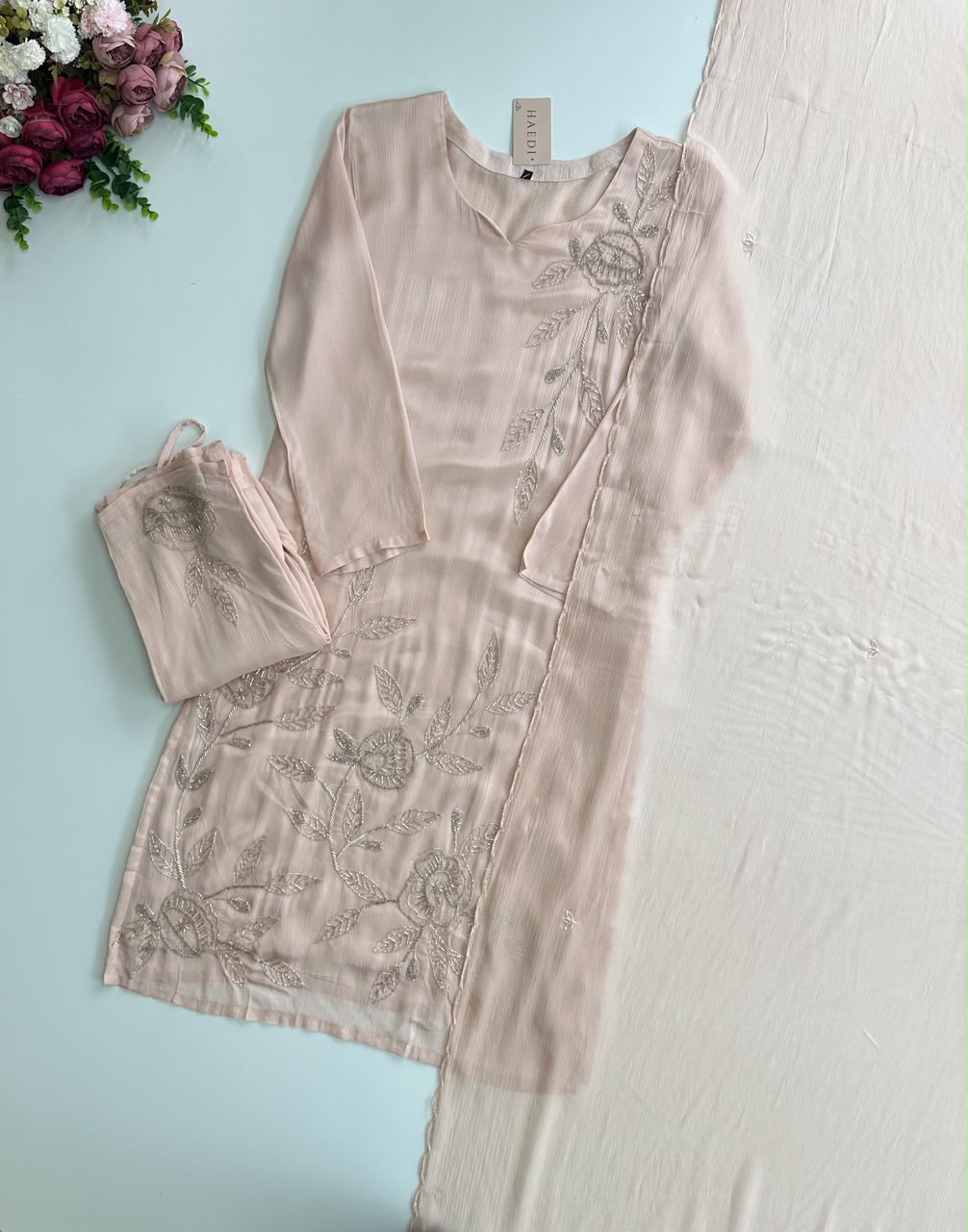 21187 Beautiful partywear suit