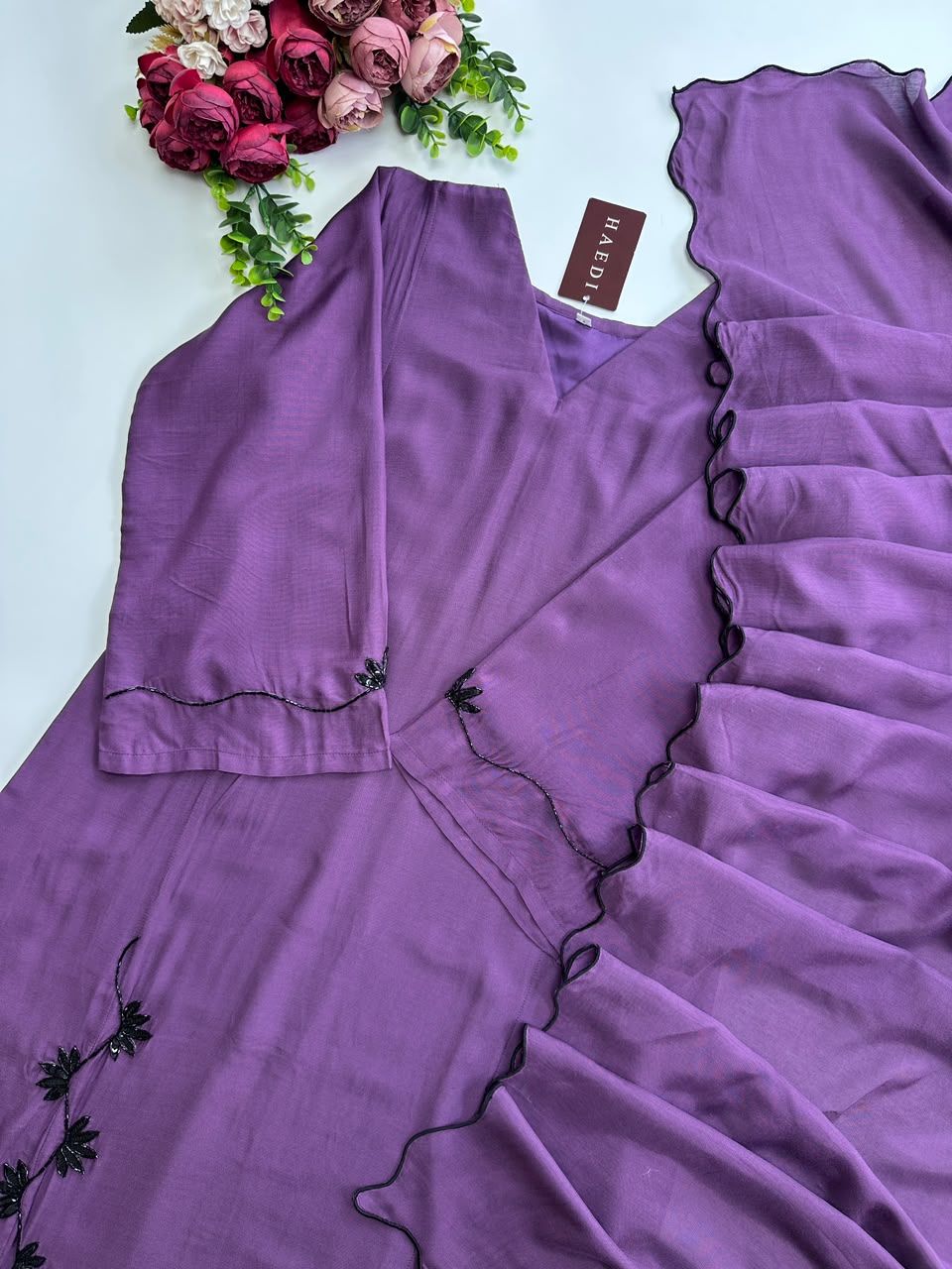 21250 Beautiful partywear suit