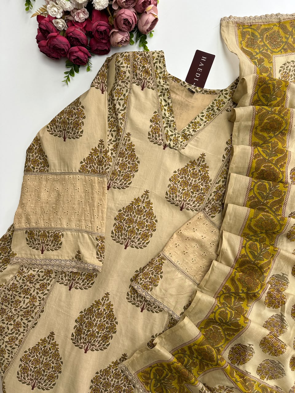 21242 Beautiful cotton suit with pakistani sleeves
