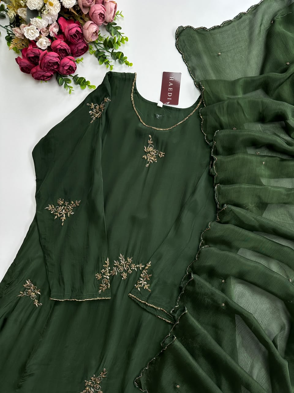 21300 Beautiful handworked partywear suit