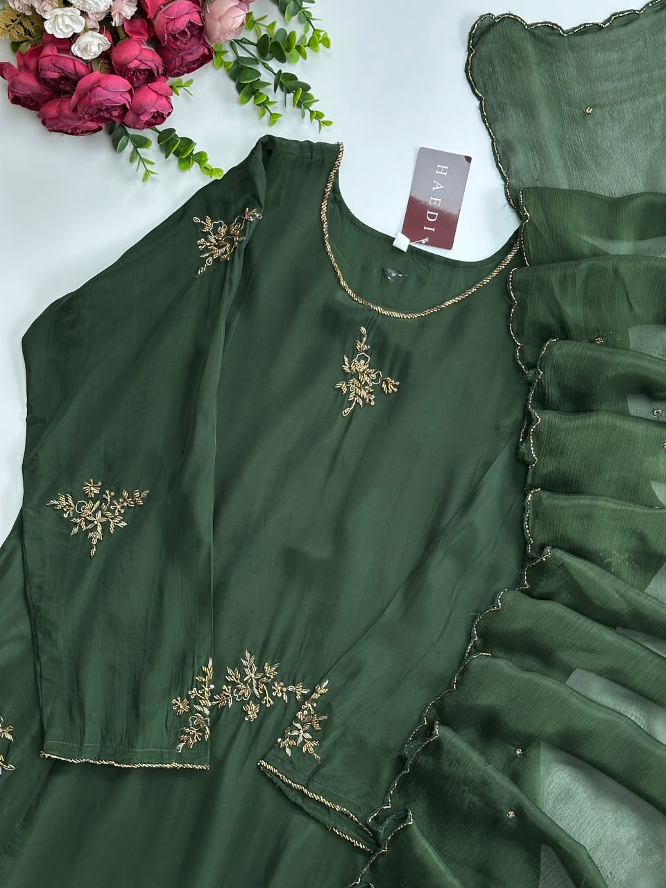 21300 Beautiful handworked partywear suit