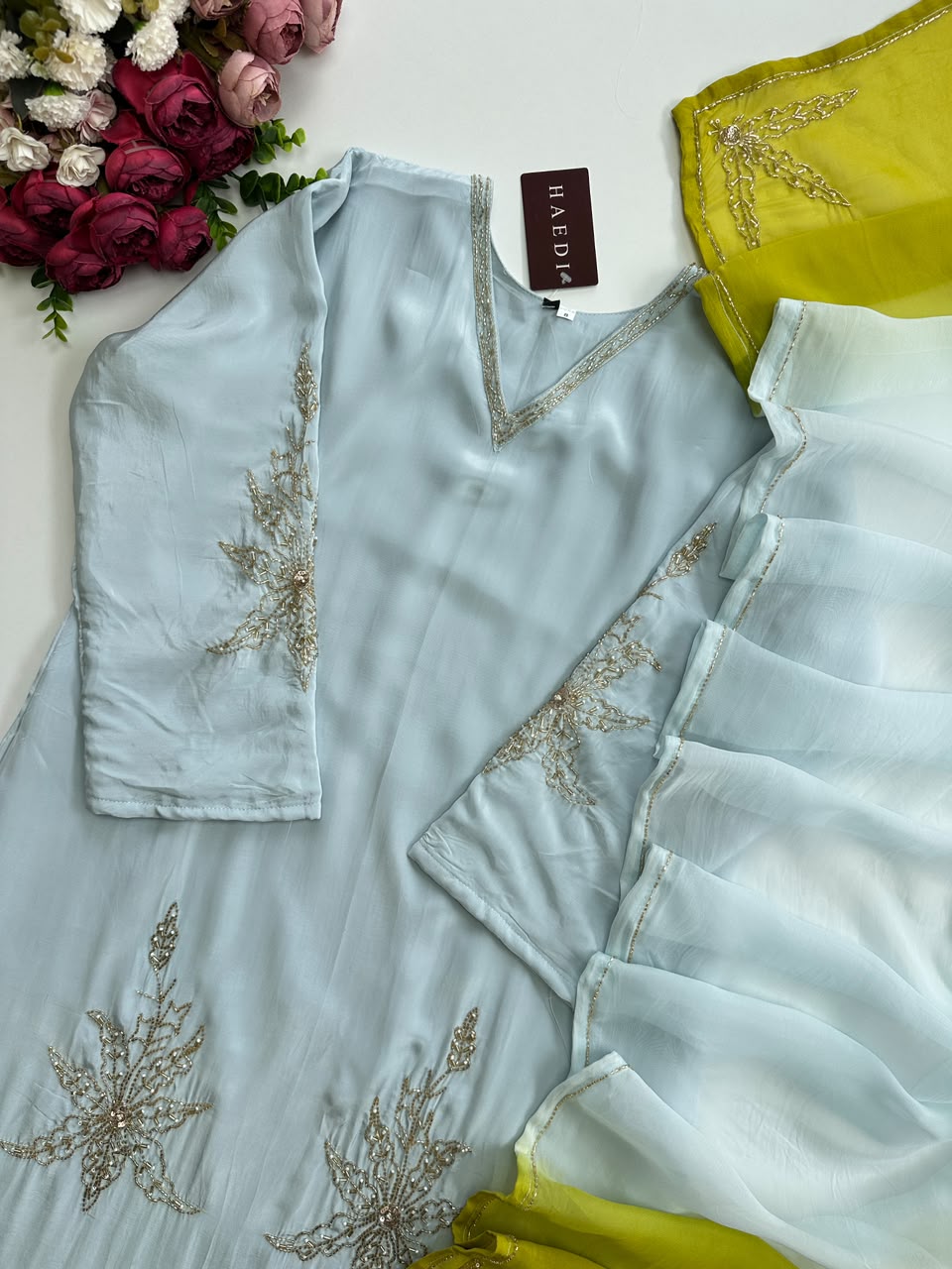 21319 Beautifull party wear suit
