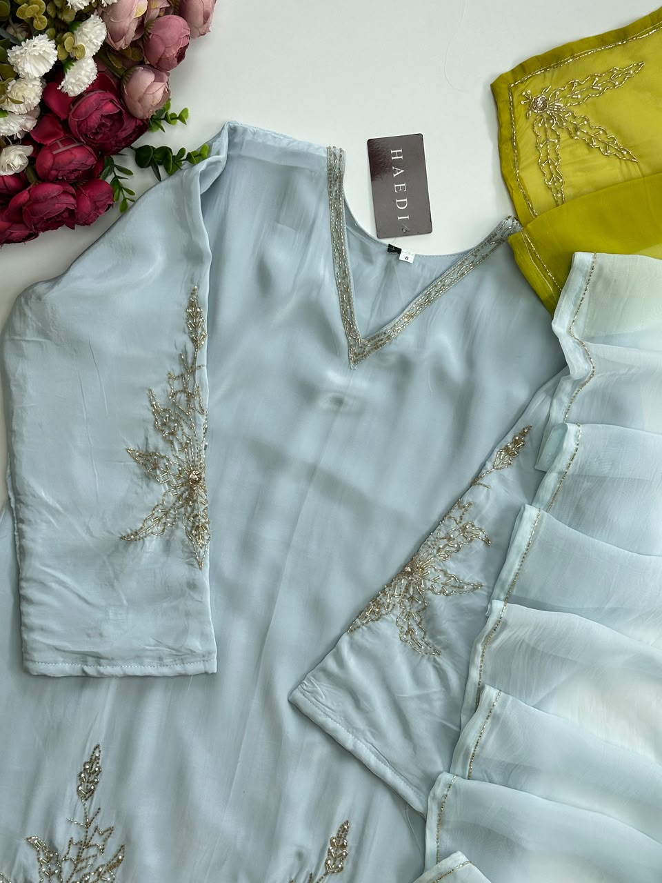 21319 Beautifull party wear suit