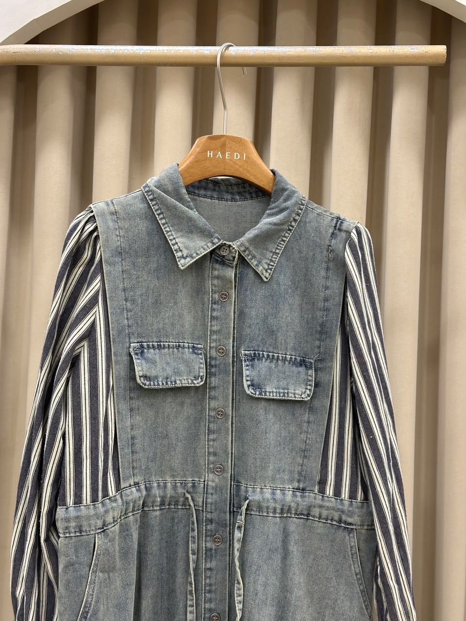 18994 Beautiful denim suit