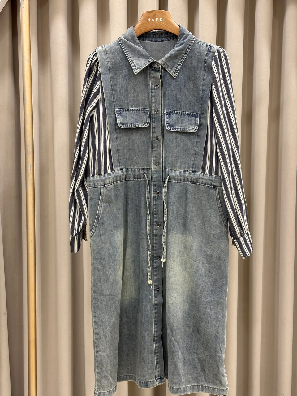 18994 Beautiful denim suit