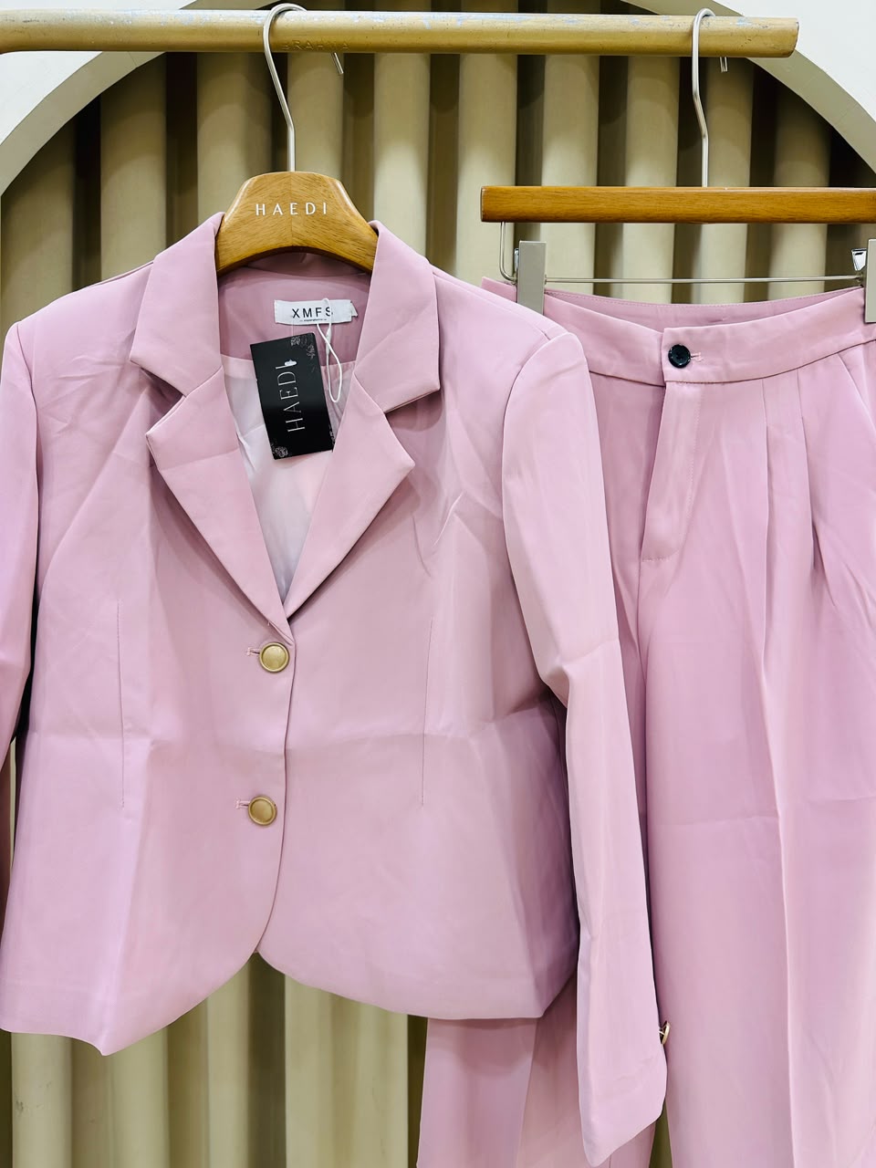 16267 Beautiful coat and suit
