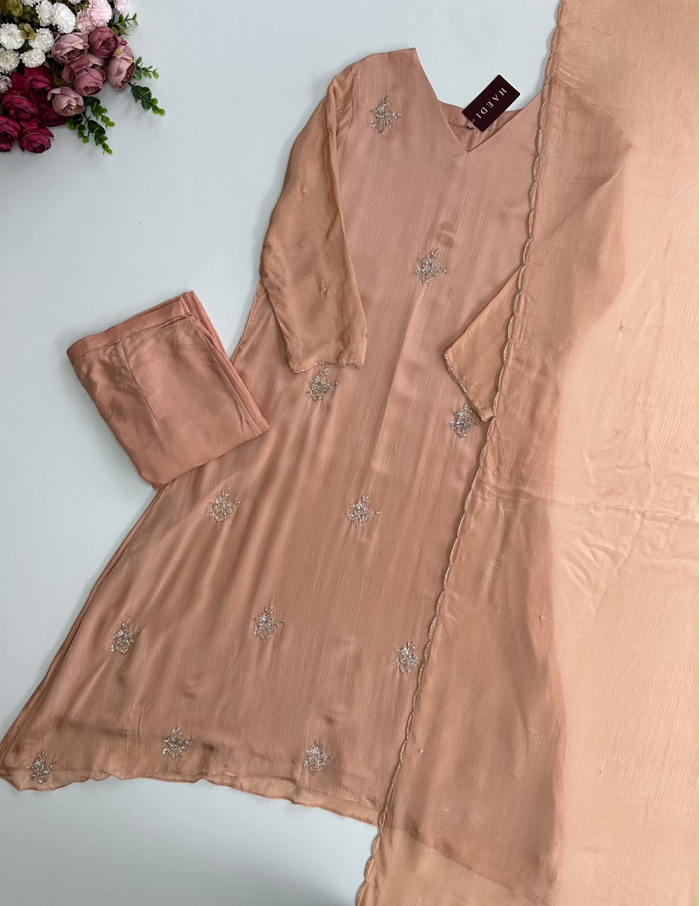 21301 Beautiful partywear suit