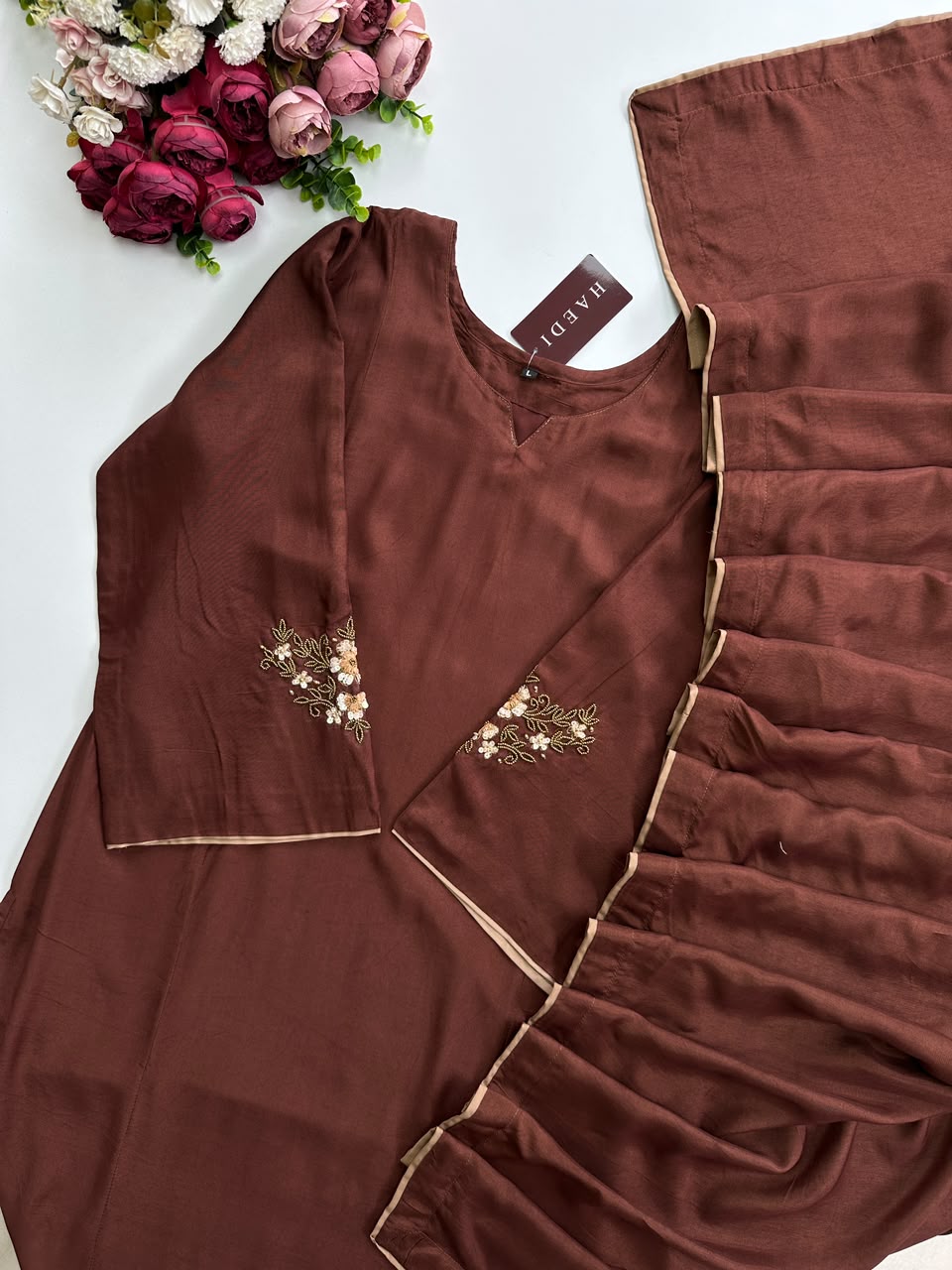 21350 Beautiful designer suit