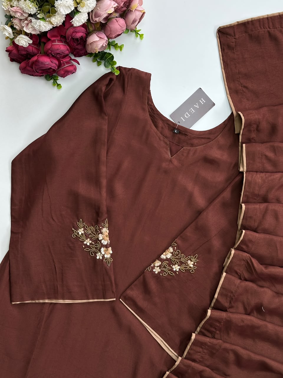 21350 Beautiful designer suit