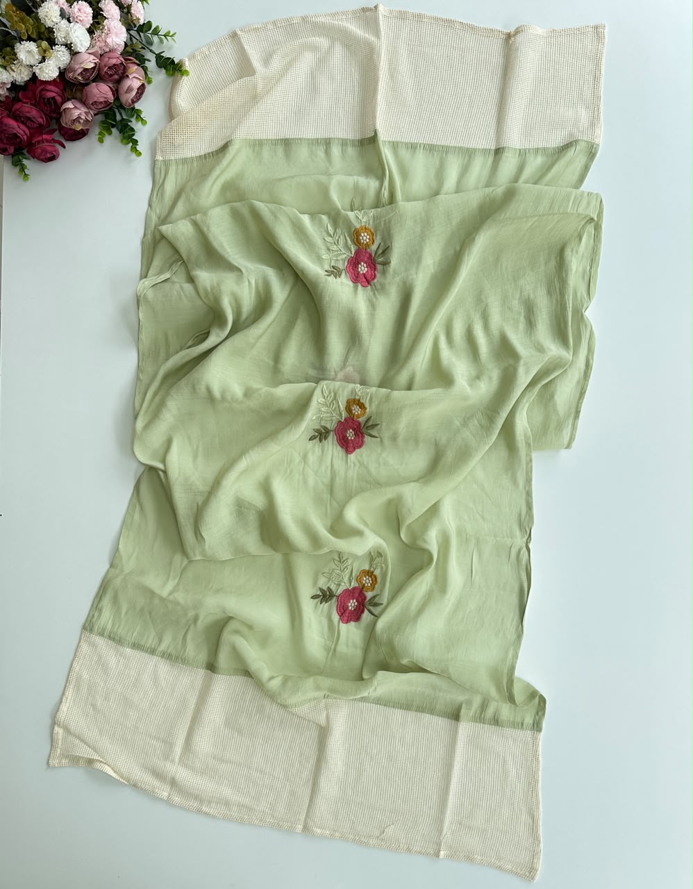 21234 Beautiful embroidered suit