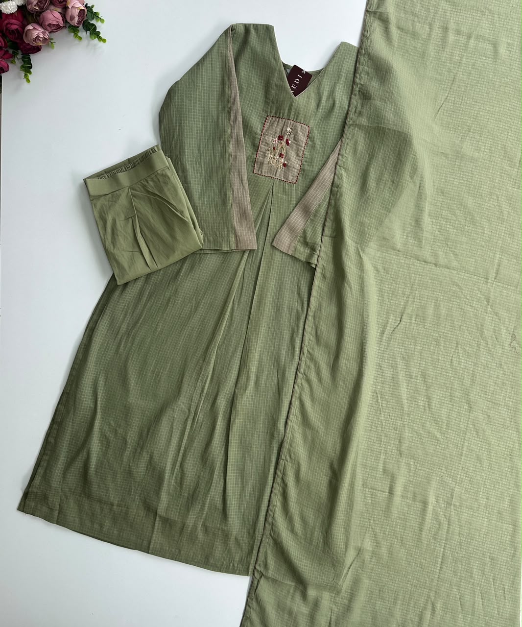 21353/CMD 59056 Beautifull cotton embroidered suit