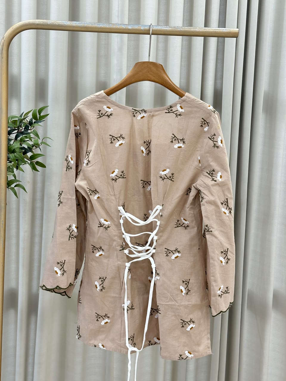 21266 Beautifull embroidered coord set