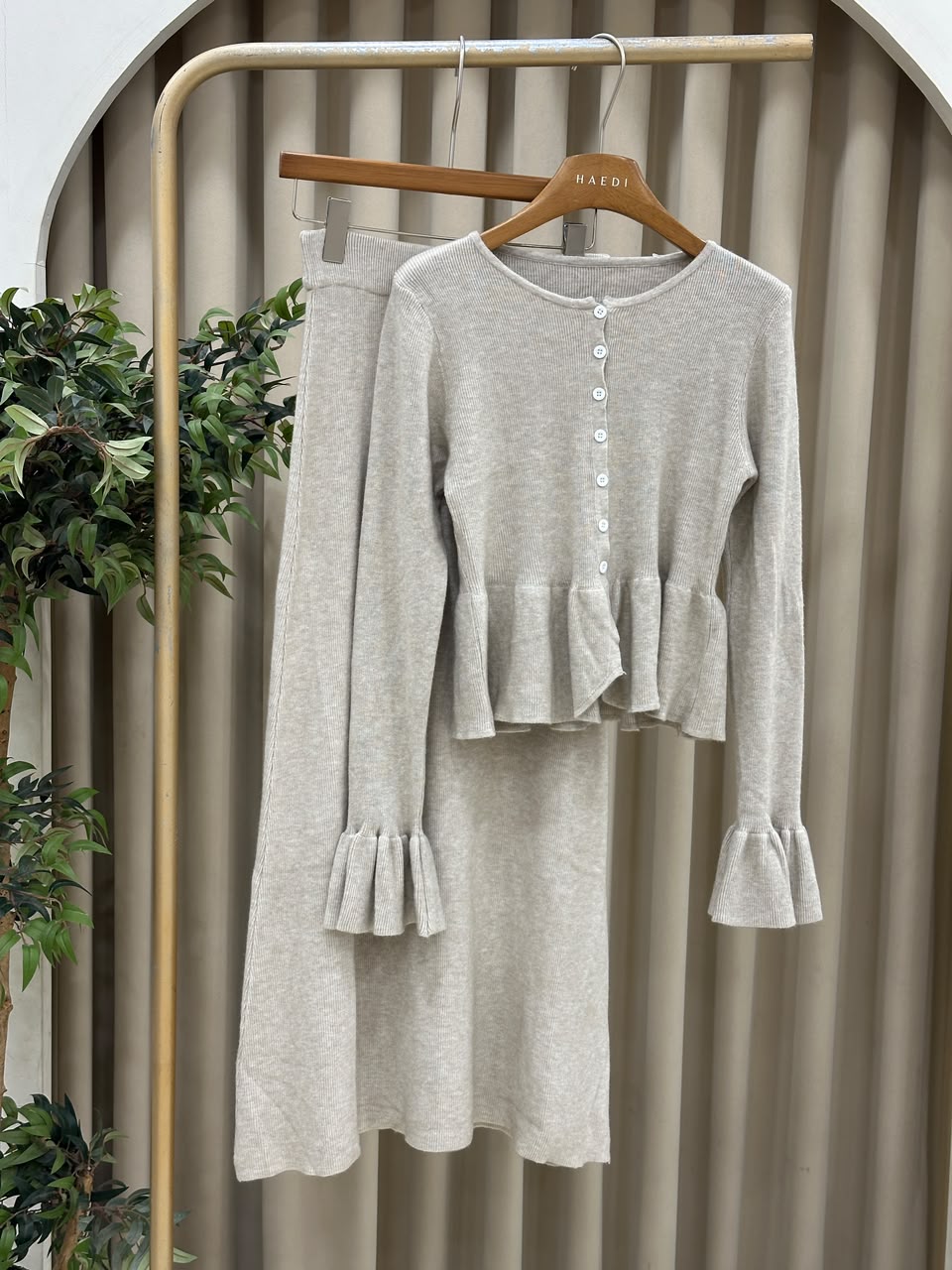21322 Beautifull skirt and top