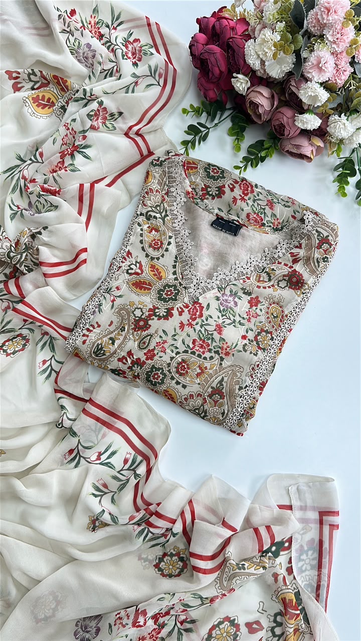 21372 Beautifull  suit with lace details