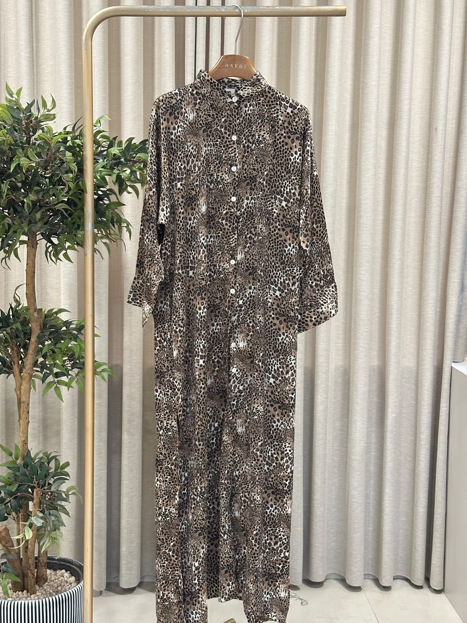 21295 Beautifull animal printed gown