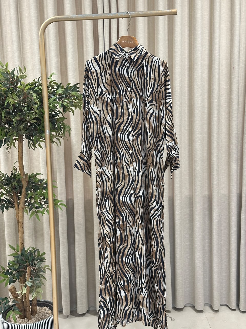21295 Beautifull animal printed gown