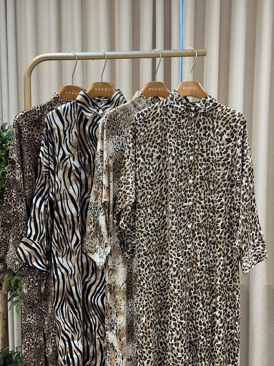 21295 Beautifull animal printed gown