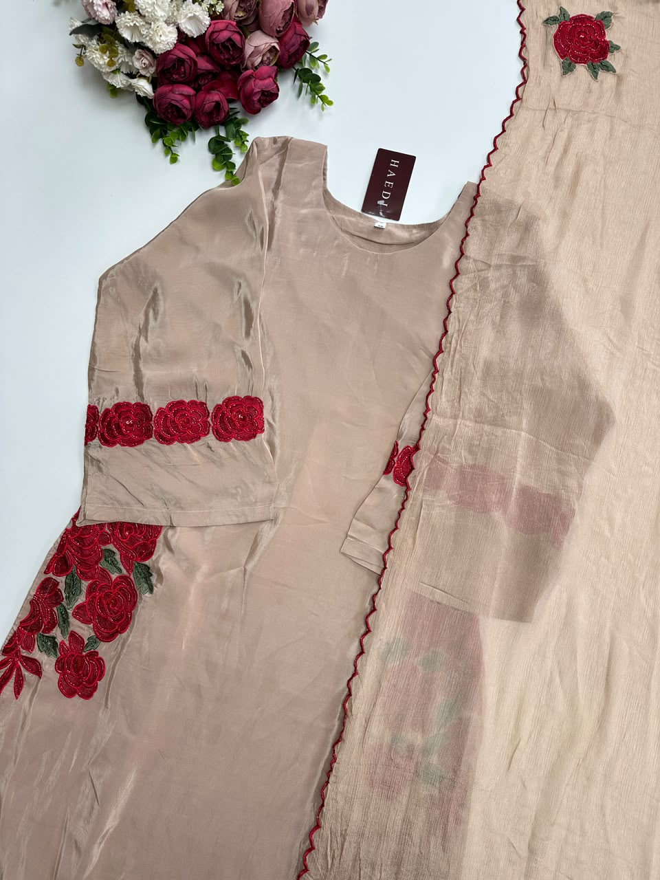 21404 Beautiful salwar suit with applique work