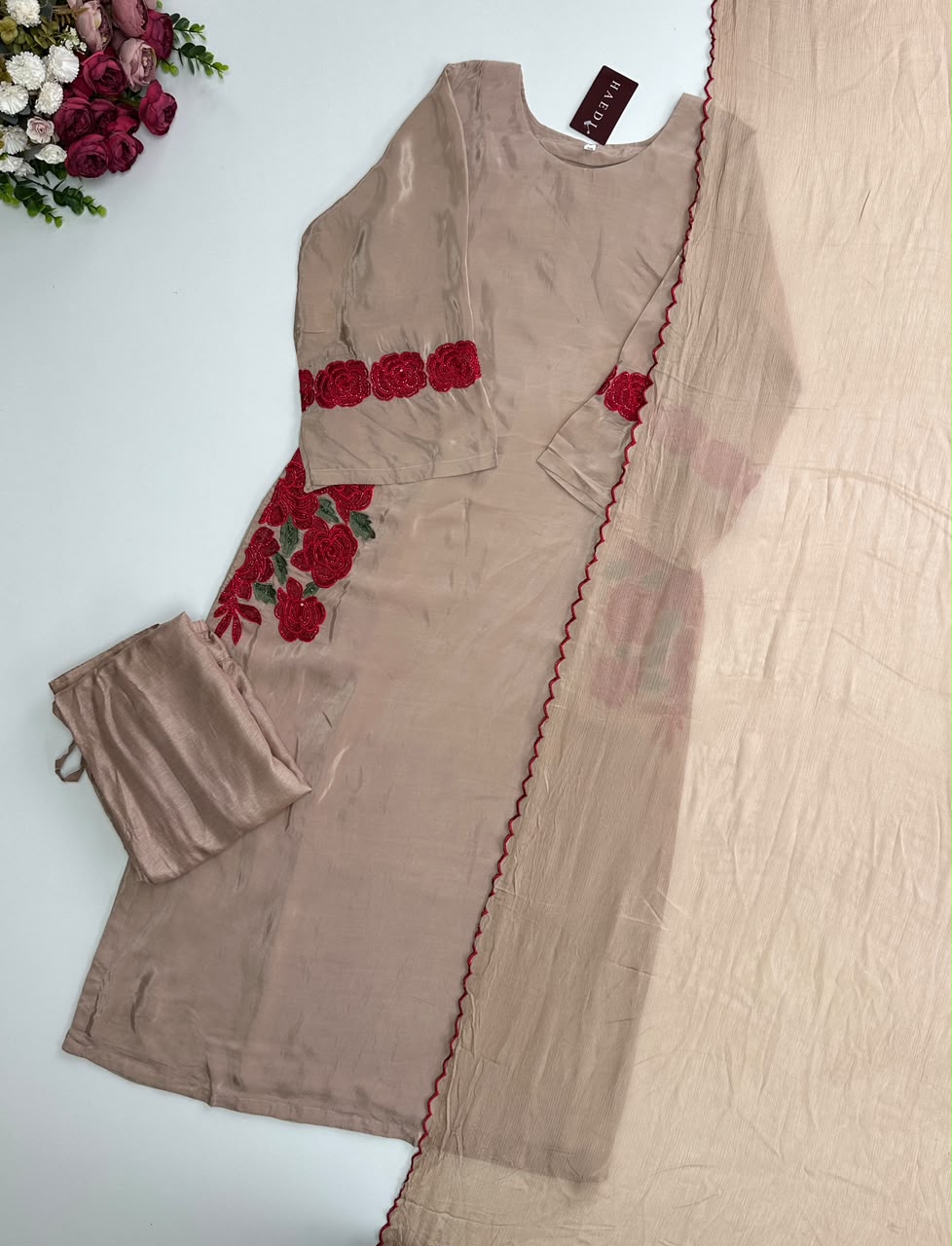 21404 Beautiful salwar suit with applique work