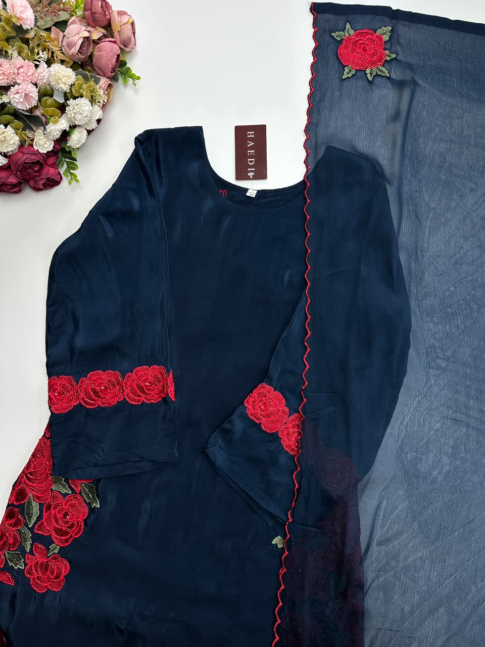 21404 Beautiful salwar suit with applique work