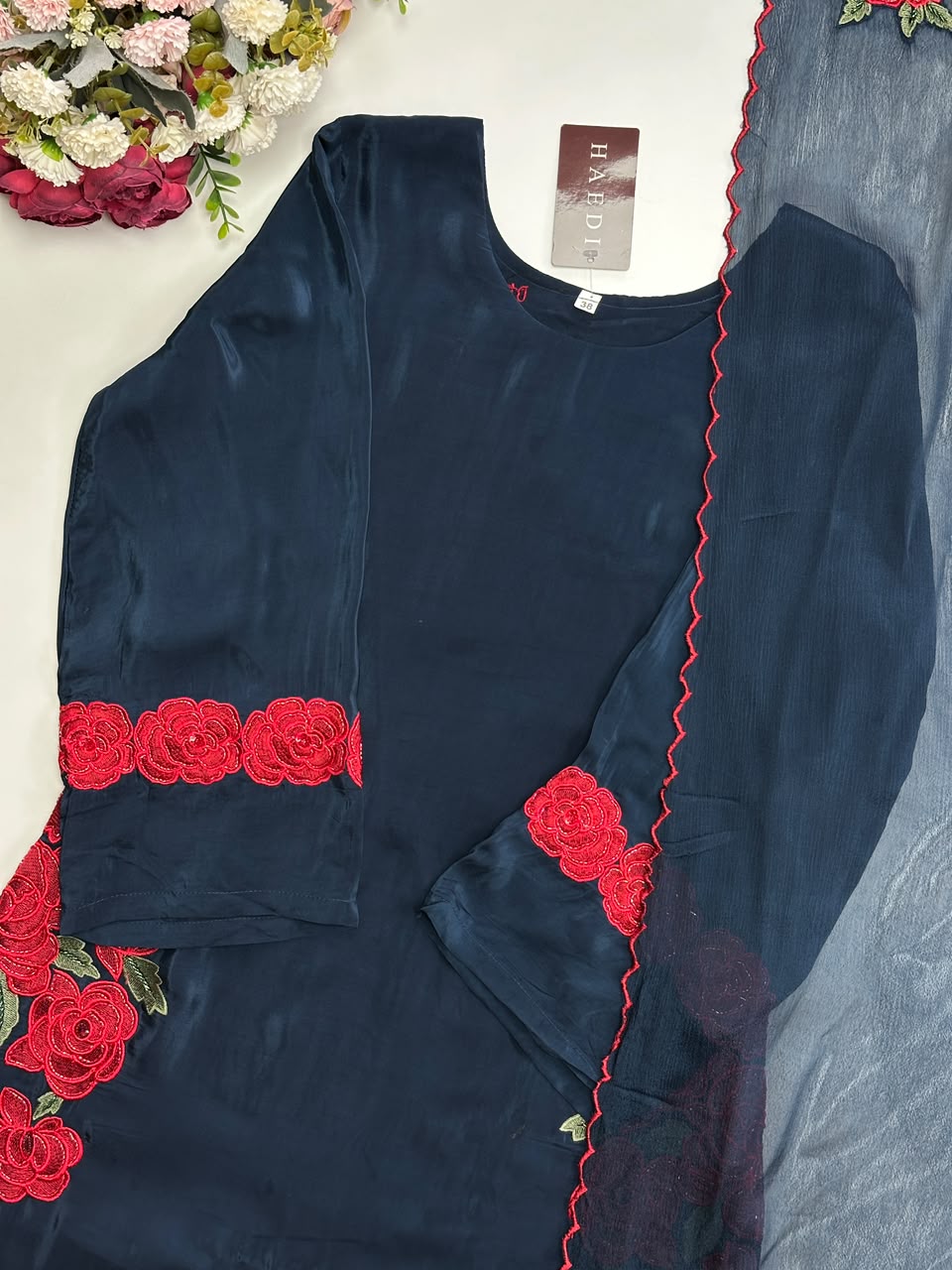 21404 Beautiful salwar suit with applique work