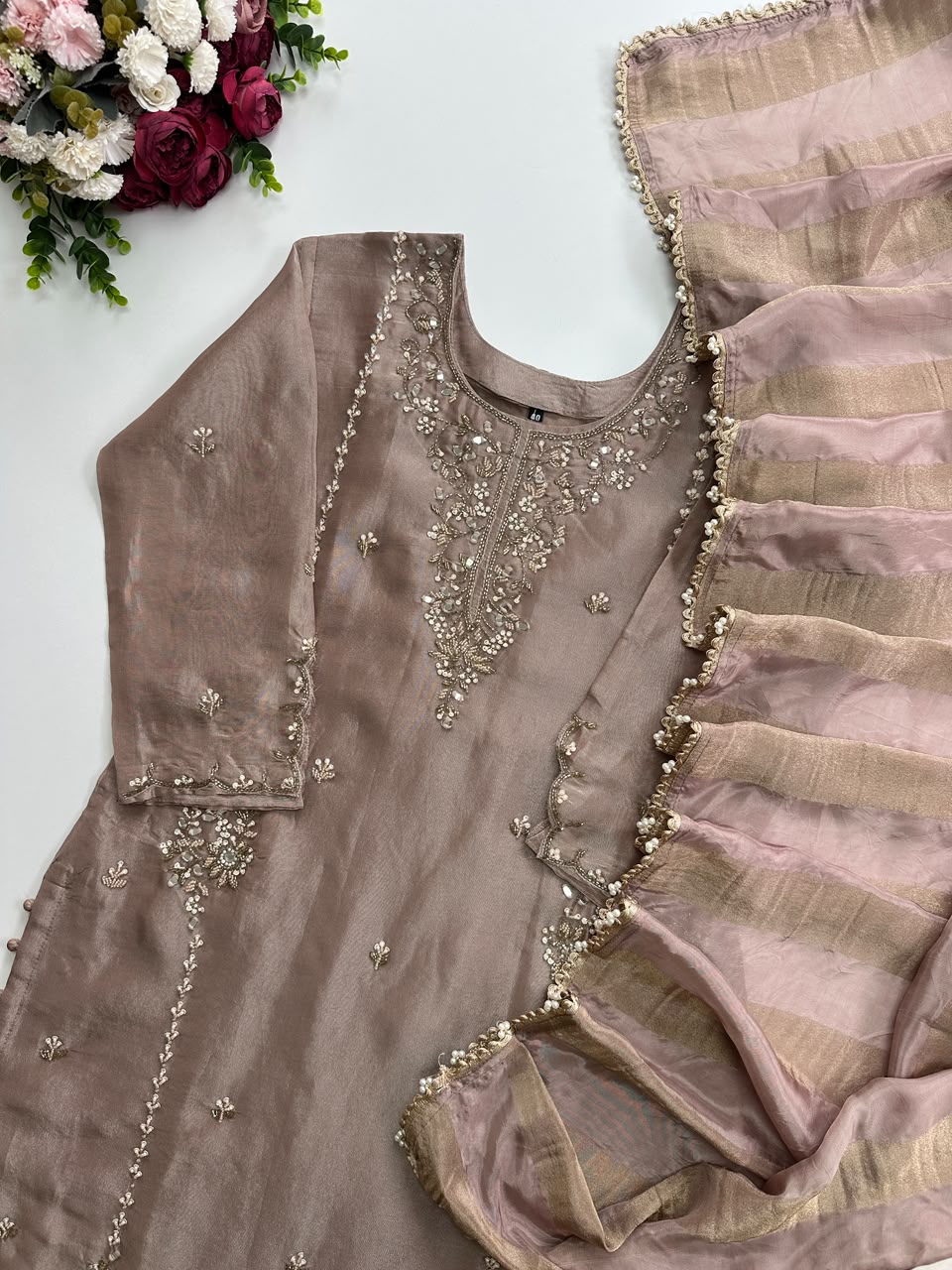 21394 Premium handworked suit