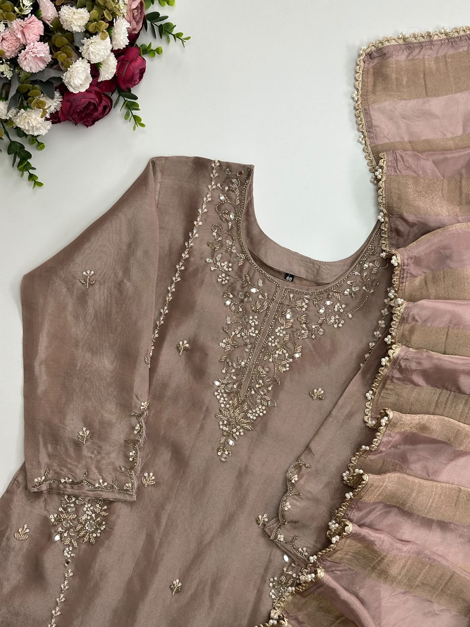 21394 Premium handworked suit