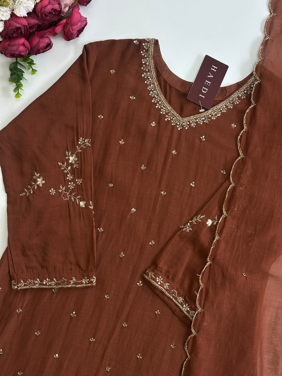 21395 Beauitiful handworked mul chanderi suit
