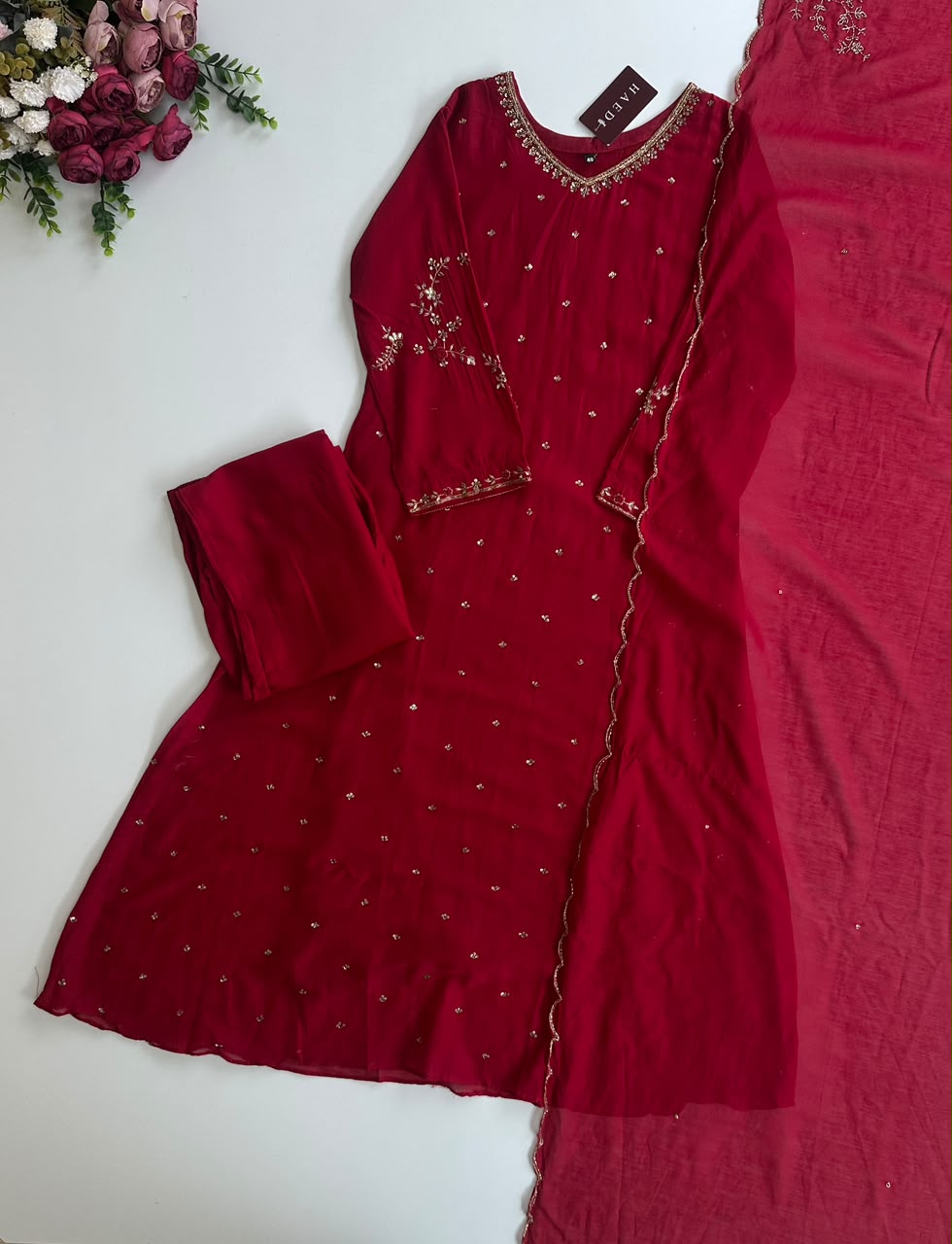21395 Beauitiful handworked mul chanderi suit