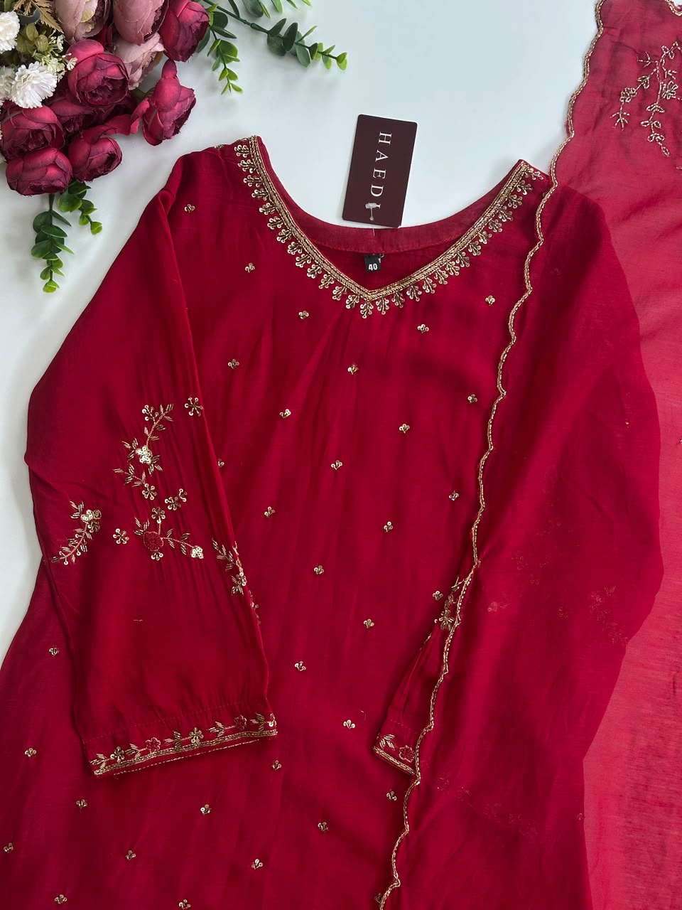 21395 Beauitiful handworked mul chanderi suit