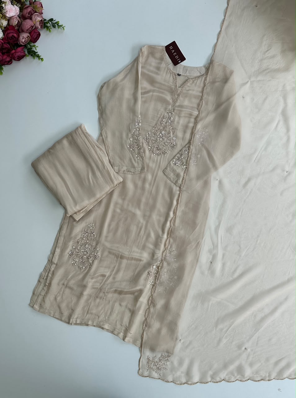 21396 Beautiful partywear suit