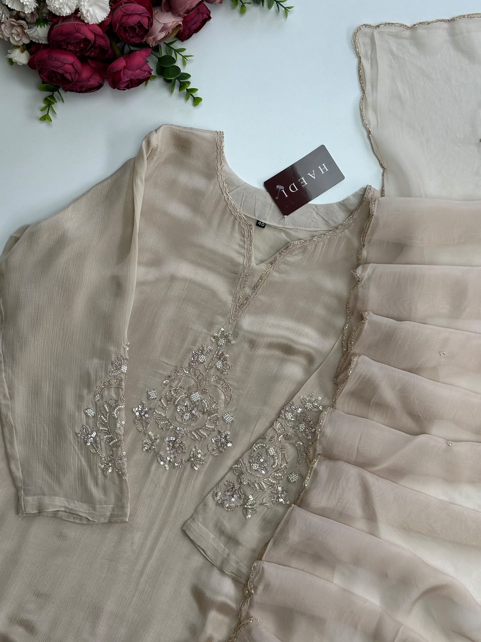21396 Beautiful partywear suit