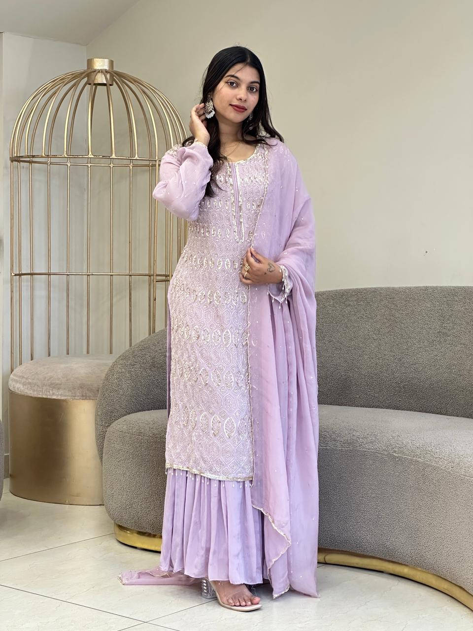 16571 Heavy partywear suit