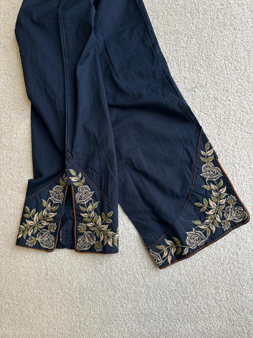 19260 Cotton embroidered suit