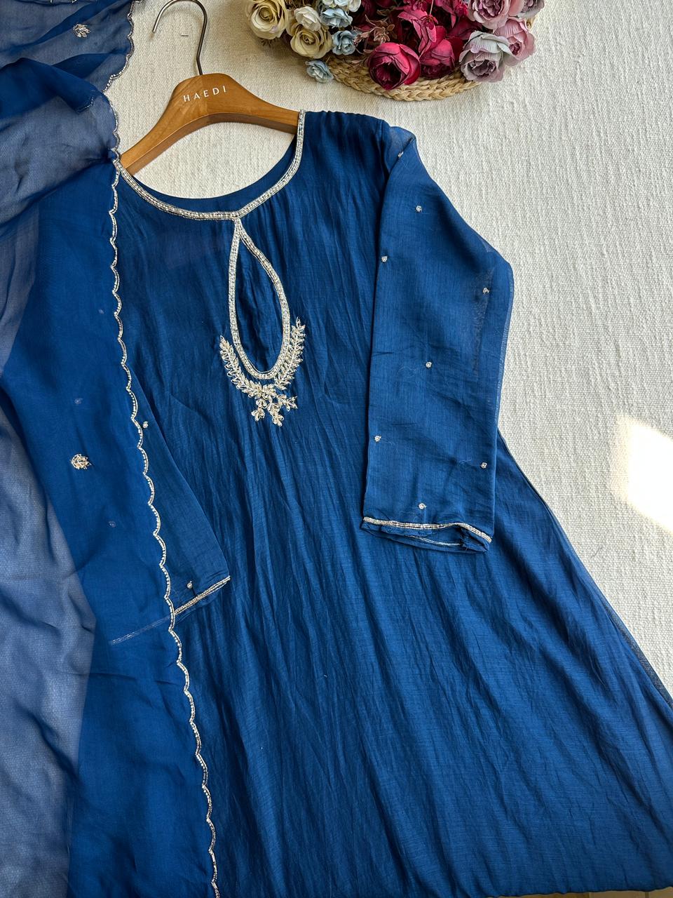 19817/57733  Pure Mulchanderi suit