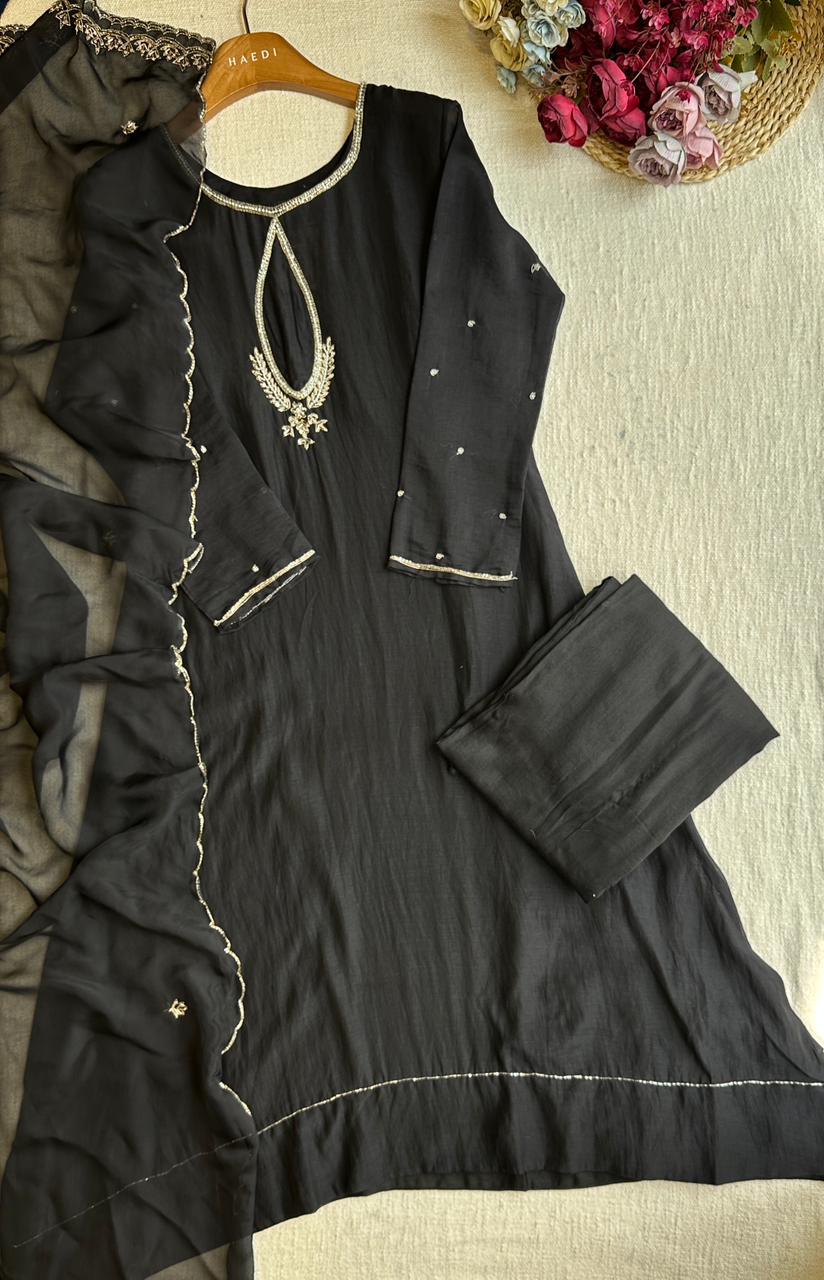 19817/57733  Pure Mulchanderi suit