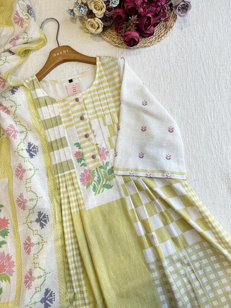 19820 Beautiful cotton check suit