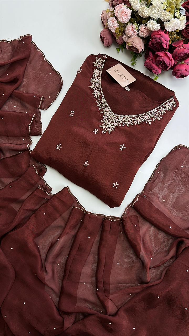 21009 Beautiful partwear gown with handwork