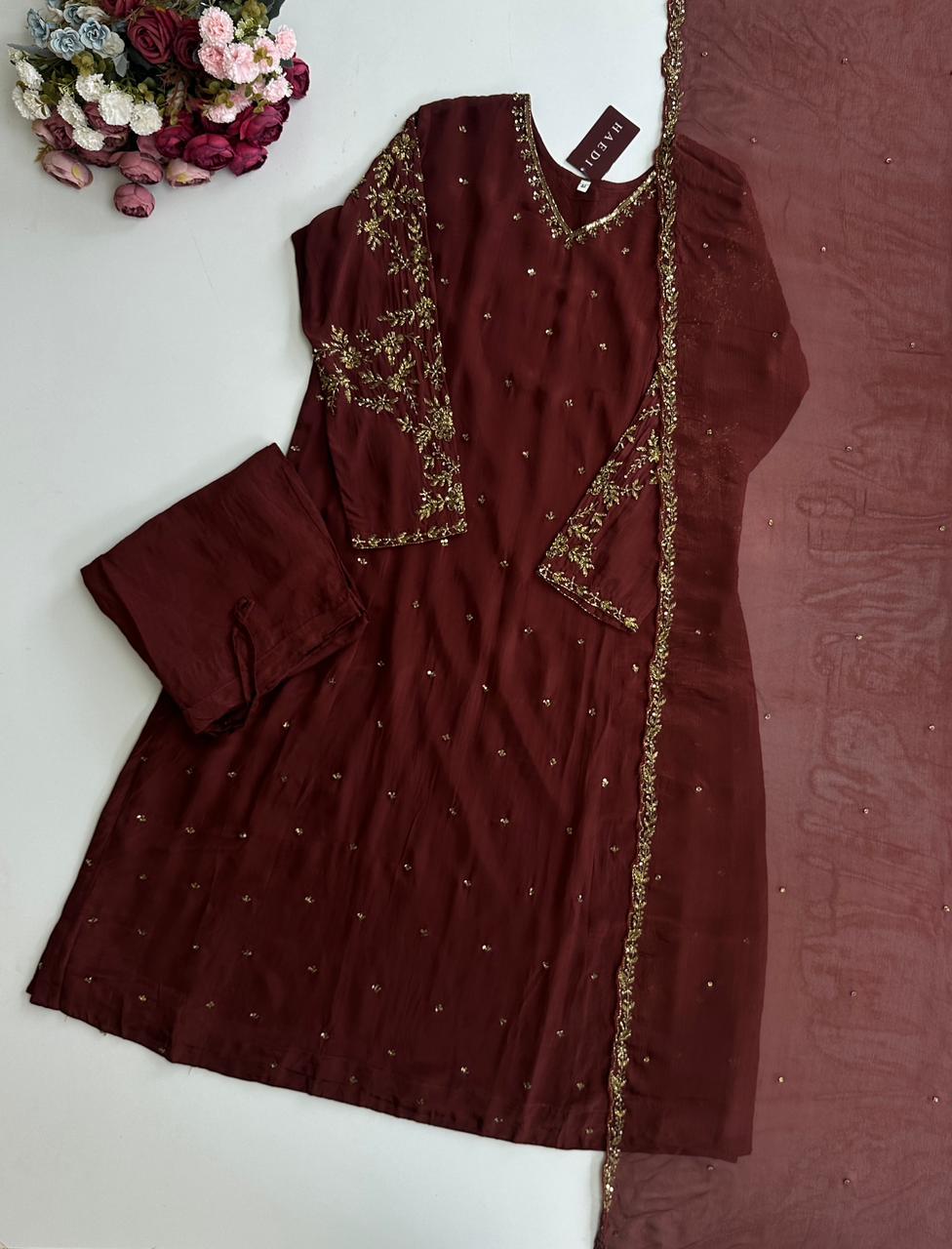 21137 Beautiful handworked suit