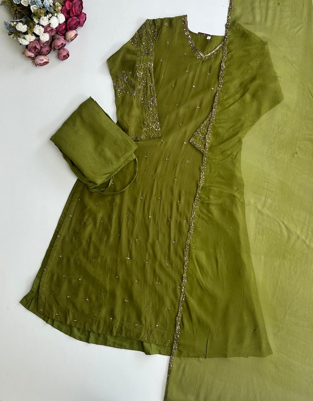 21137 Beautiful handworked suit